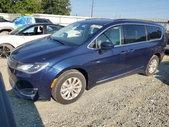  Salvage Chrysler Pacifica