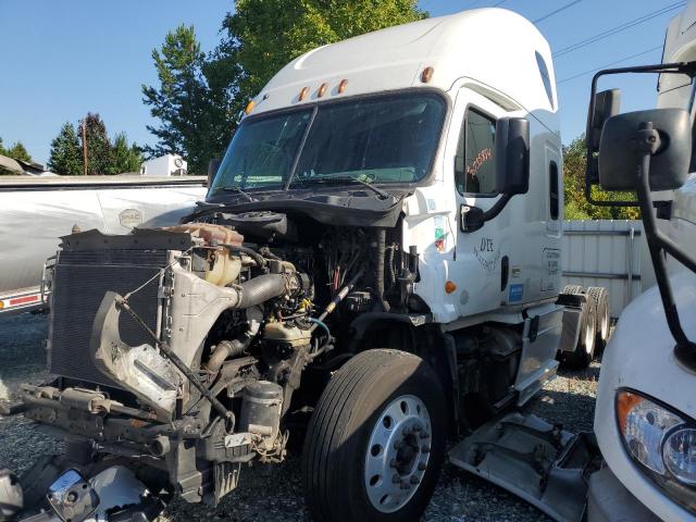  Salvage Freightliner Cascadia 1