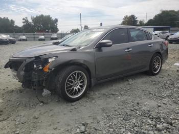  Salvage Nissan Altima