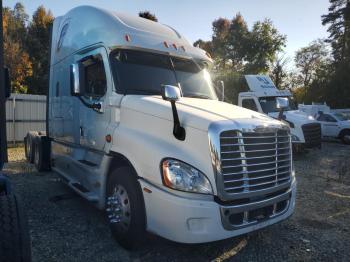  Salvage Freightliner Cascadia 1