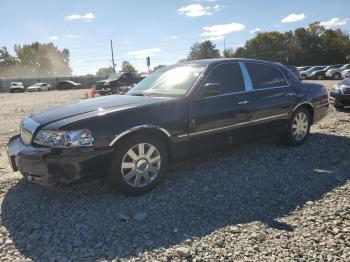  Salvage Lincoln Towncar