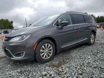  Salvage Chrysler Pacifica