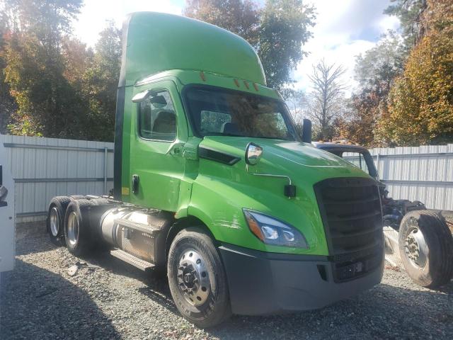  Salvage Freightliner Cascadia 1