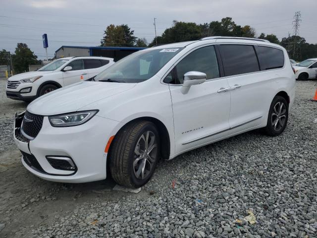  Salvage Chrysler Pacifica