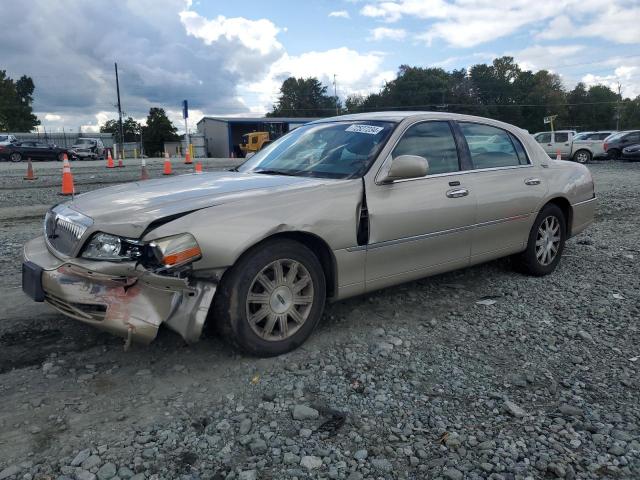  Salvage Lincoln Towncar