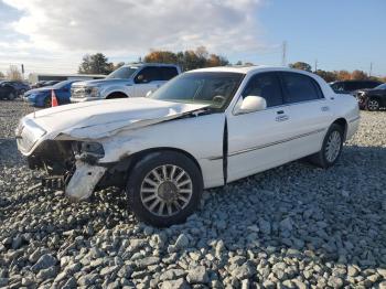  Salvage Lincoln Towncar