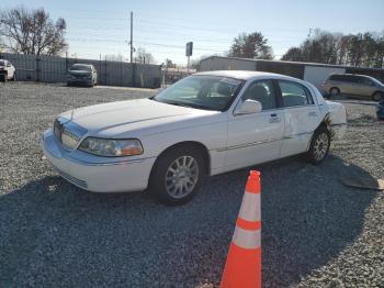  Salvage Lincoln Towncar