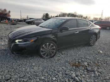  Salvage Nissan Altima