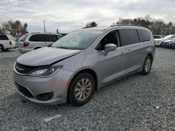  Salvage Chrysler Pacifica