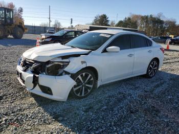  Salvage Nissan Altima