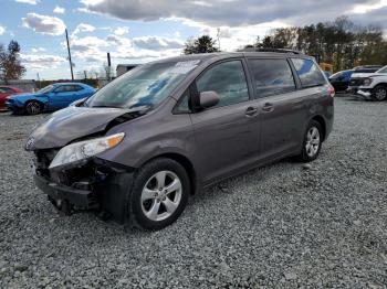  Salvage Toyota Sienna