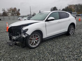  Salvage Alfa Romeo Stelvio