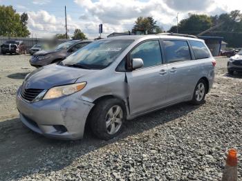  Salvage Toyota Sienna