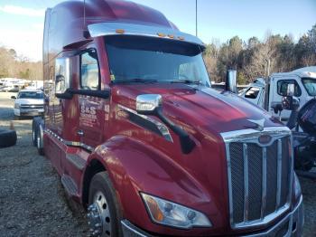  Salvage Peterbilt 579