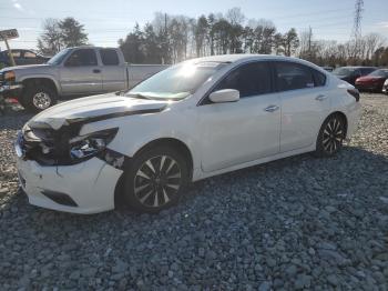  Salvage Nissan Altima