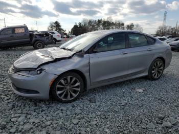  Salvage Chrysler 200