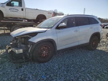  Salvage Toyota Highlander