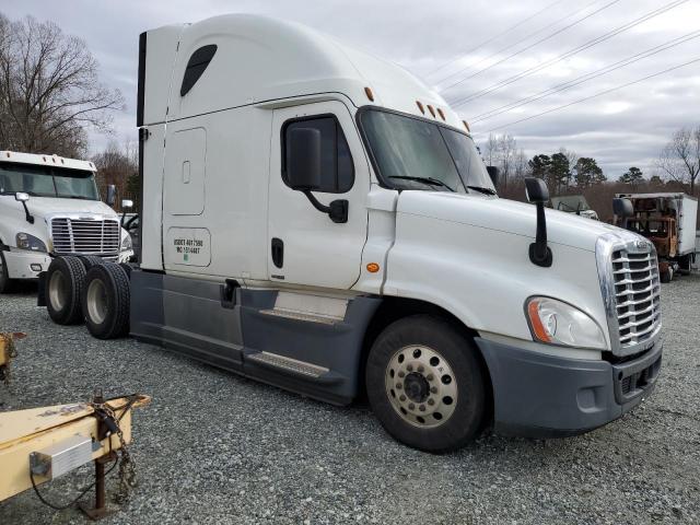  Salvage Freightliner Cascadia 1