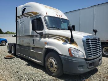  Salvage Freightliner Cascadia 1