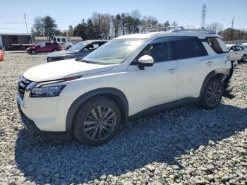  Salvage Nissan Pathfinder