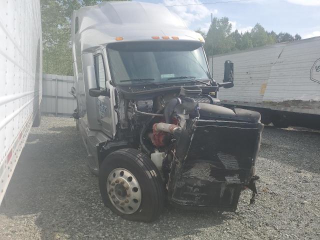 Salvage Peterbilt 579