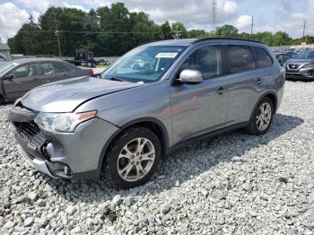  Salvage Mitsubishi Outlander