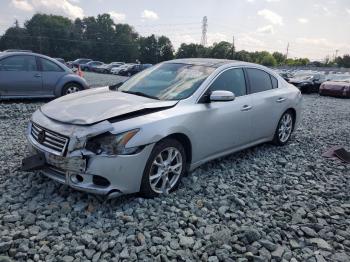  Salvage Nissan Maxima