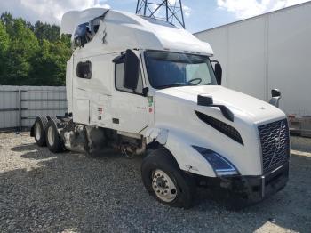  Salvage Volvo Vnl