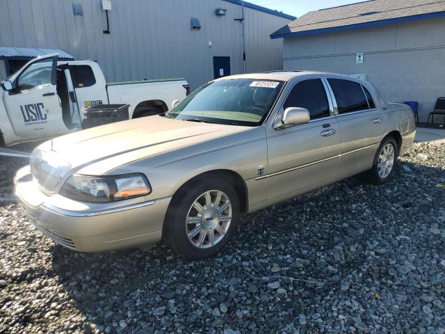  Salvage Lincoln Towncar
