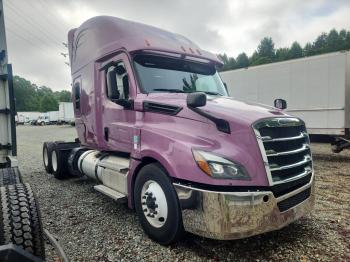  Salvage Freightliner Cascadia 1