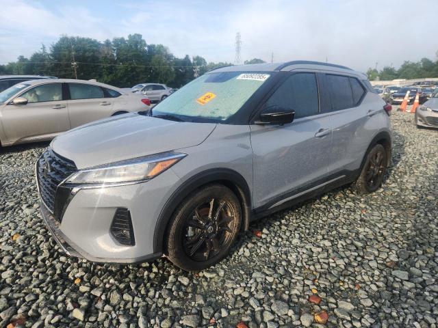  Salvage Nissan Kicks