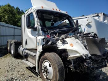 Salvage Freightliner Cascadia 1