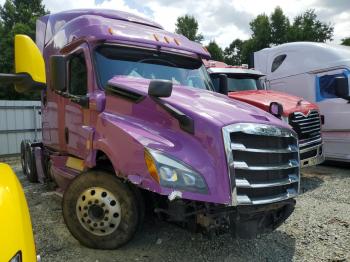  Salvage Freightliner Cascadia 1