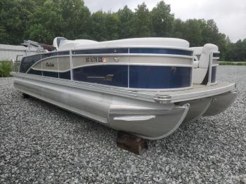  Salvage Barletta Boats Trailer