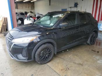  Salvage Nissan Kicks