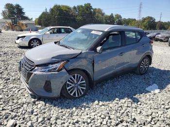  Salvage Nissan Kicks