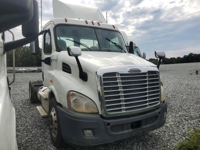  Salvage Freightliner Cascadia 1