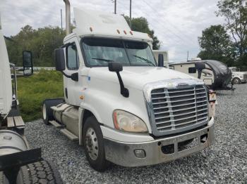  Salvage Freightliner Cascadia 1