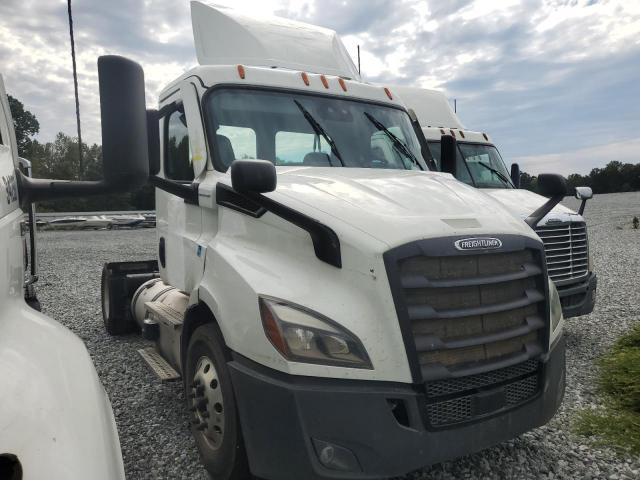  Salvage Freightliner Cascadia 1