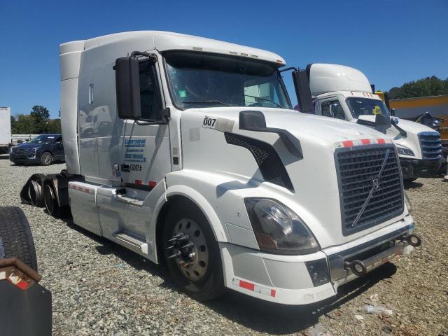  Salvage Volvo Vnl