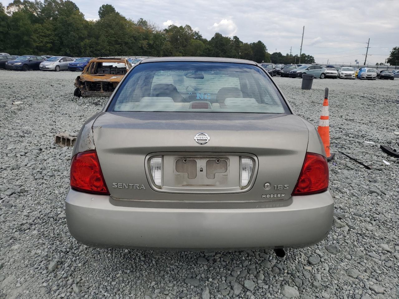 Nissan Sentra 1.8 Image 6