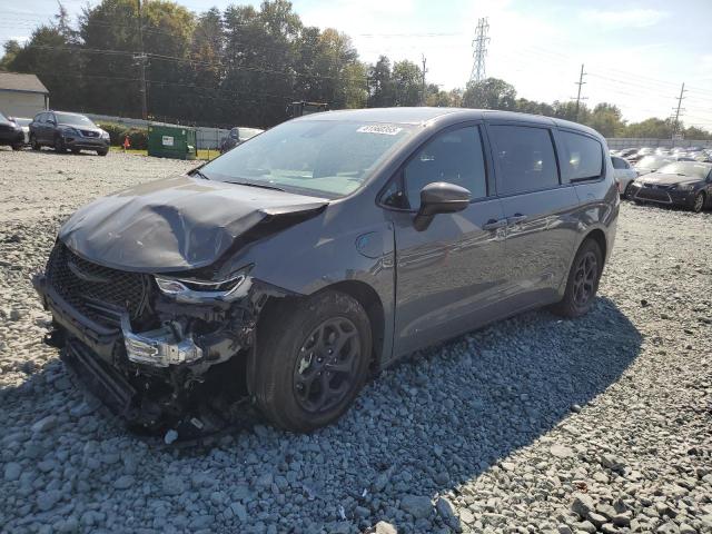  Salvage Chrysler Pacifica