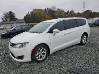  Salvage Chrysler Pacifica