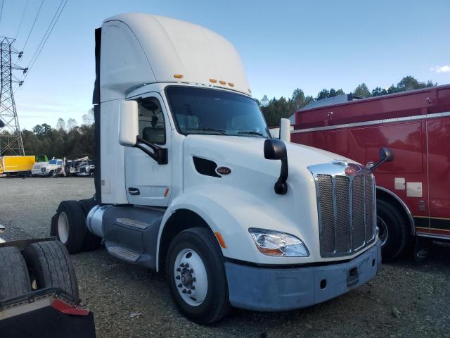  Salvage Peterbilt 579