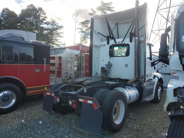 Peterbilt 579 Image 2