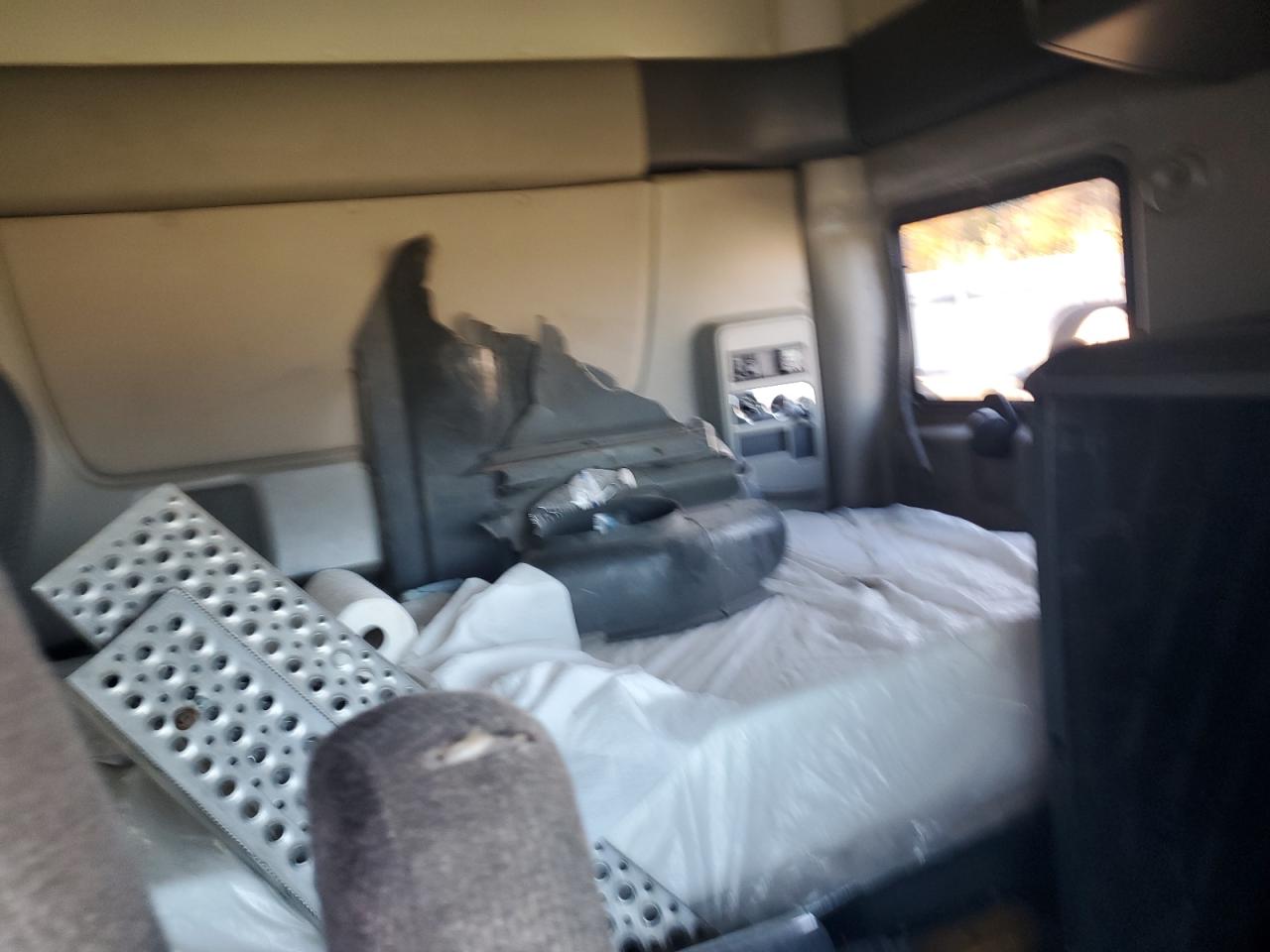 International Prostar Image 10