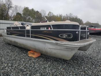  Salvage Sun Tracker Party Barg