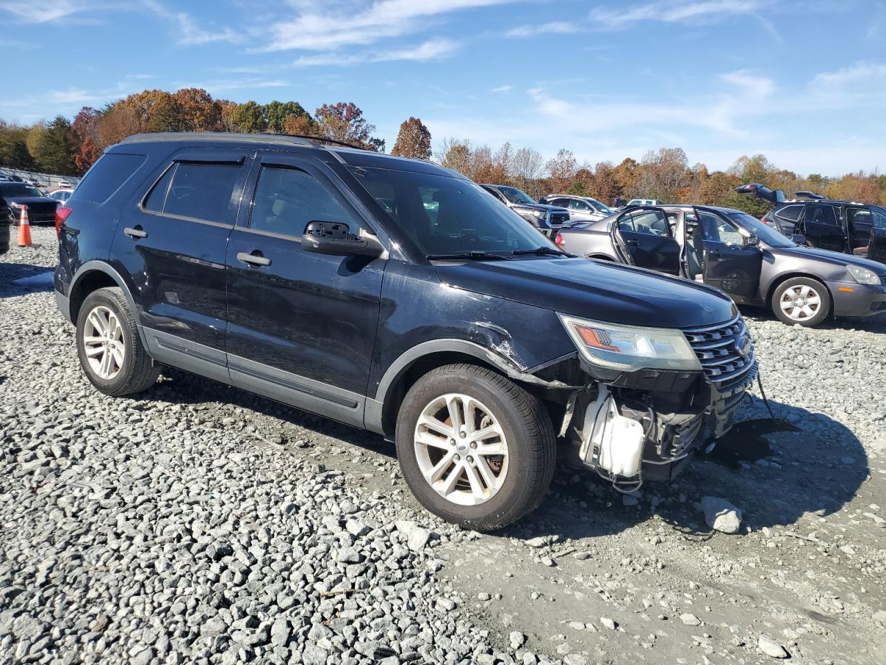 Ford Explorer Image 3