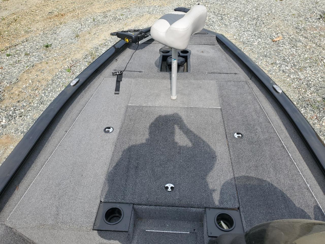 Bass Boat Image 3