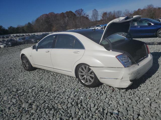 Mercedes-Benz S-Class 350 Bluetec Image 2